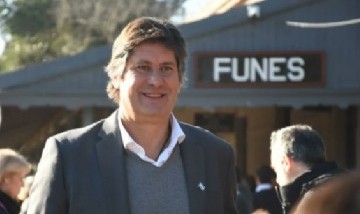 La esposa del intendente de Funes denunció a Roly Santacroce por malos tratos