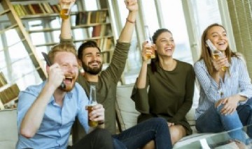 Tiempos de cuarentena: Récord histórico de millennials mirando la televisión