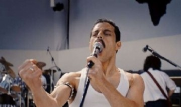 Junín resiste la cuarentena al ritmo del "Freddie Mercury de los techos"