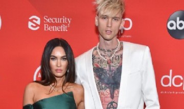 Megan Fox se alejó del glamour que siempre la caracterizó y adapta su look al estilo de su novio rapero