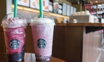 Starbucks presentó su nuevo frappuccino, una bebida especial para los fanáticos de Barbie