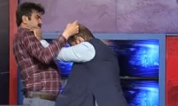 Increíbles imágenes: dos políticos se agarraron a golpes en un programa de televisión