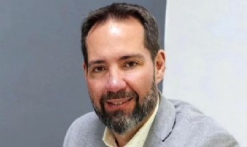 Detuvieron borracho a un concejal de San Rafael: manejaba un BMW sin patente y con una copa de vino en la mano