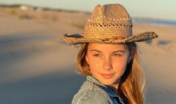 Los cancherísimos looks de Taína Gravier, la hija de Valeria Mazza en Marbella