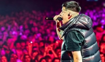 Duki arrasa en España: agotó su primer show en el Santiago Bernabéu en tiempo récord