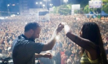 Otermín destacó la convocatoria masiva del Carnaval comunitario en Lomas