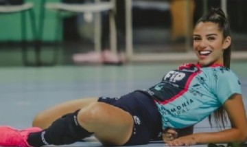 Juega al voley en la selección de Brasil pero gana 50 veces más vendiendo contenido erótico