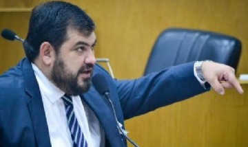 Romano Norri cuestionó a Chahla: "Como toda mujer, se encarga del maquillaje"