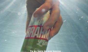 Levantan una publicidad de Brahma criticada por machista