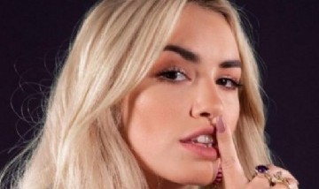 A un mes de separarse, Lali Espósito fue sorprendida a los besos con un director español
