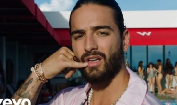 Maluma compartió su número de teléfono para que le escriban durante la cuarentena