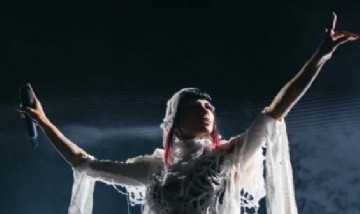 Cazzu compartió dos versiones inéditas de "Nena trampa" y "Jefa": mirá el video