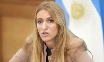 Florencia Carignano aseguró que Manuel Adorni "es como Bruce Willis en Sexto sentido"