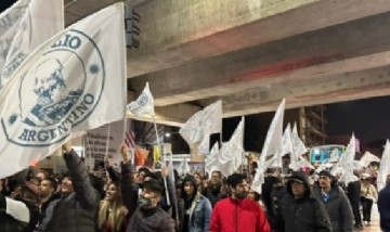 Detalles de "La Julio Argentino", la agrupación que defiende las ideas de Javier Milei