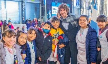 San Fernando: Juan Andreotti tomó la Promesa a la Bandera a 3.000 alumnos