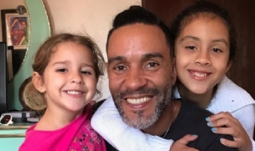 Norberto y sus princesas disfrutando juntos en Puerto Rico.
