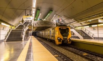 Increíble: se bajó del subte, corrió hasta la próxima estación y se subió a la misma formación