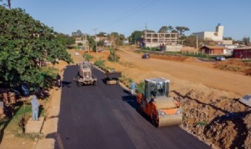 El intendente de Posadas, Leonardo Stelatto supervisó las obras en la Avenida Venezuela