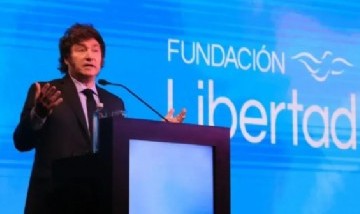 El presidente Javier Milei aseguró que la "economía va a subir como pedo de buzo"