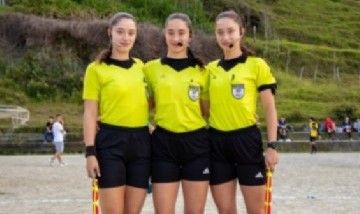 Las trillizas Vásquez, el nuevo fenómeno del arbitraje que sueña con llegar a un Mundial