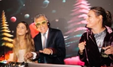 Mauricio Macri compartió las fotos de los 15 de Antonia: el vestido, el baile y los detalles de la fiesta