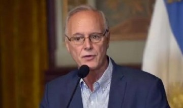 "Nos van a dejar sin nada de salud": Gollan apuntó contra Milei por el fin del programa Remediar