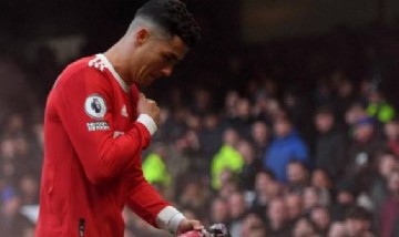 Tras tirarle el celular a un chico autista, Cristiano Ronaldo recibió una dura noticia