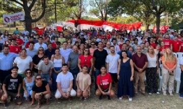 El intendente más joven de la Provincia encabezó un encuentro de jóvenes radicales junto a Maxi Abad