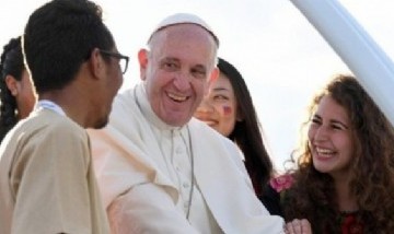 Inédito mensaje del Papa a los jóvenes: "No olviden a los abuelos, ellos tienen mucho que enseñar"