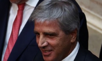 Piden detener a Luis Caputo y Santiago Bausili por presunta administración fraudulenta con el oro del BCRA
