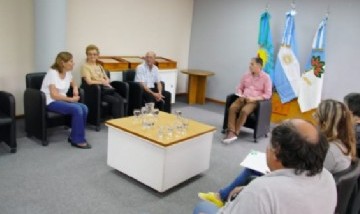 Fernando Gray dialogó con representantes del centro de jubilados Altos de Monte Grande