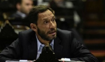 Maximiliano Ferraro apuntó contra Javier Milei por el viaje de Santiago Viola al Mundial 2026