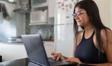 Tras la pandemia, el 83 por ciento de los jóvenes cambió su modalidad de trabajo
