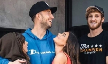 Siempre en el centro de la escena: Logan Paul sorprendió a su amigo con una visita muy inusual
