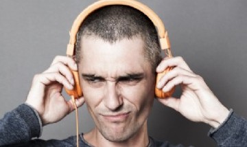 Preocupante: Conocé los peligros de usar auriculares durante muchas horas al día