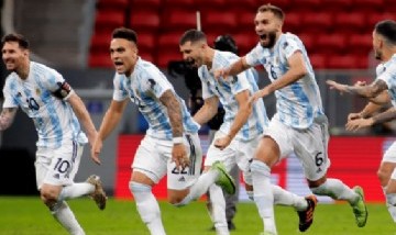 El divertido festejo de la Selección tras avanzar a la final de la Copa América: el show de Papu Gómez y el baile de Dibu Martínez