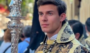 Juan Domínguez mostró su participación como costalero y sumó miles de seguidores en redes