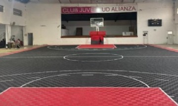 Juventud Alianza de Despeñaderos renovó su piso de básquet con tapitas plásticas