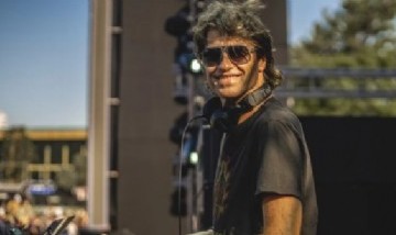El reconocido DJ, Hernán Cattaneo, hizo vibrar el campo deportivo de Ciudad Universitaria