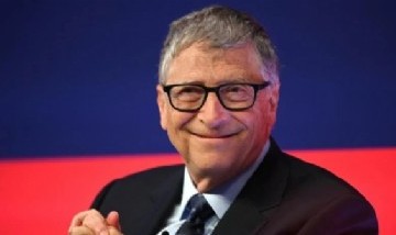Bill Gates vaticinó el fin de los teléfonos celulares y adelantó qué tecnología los reemplazaría