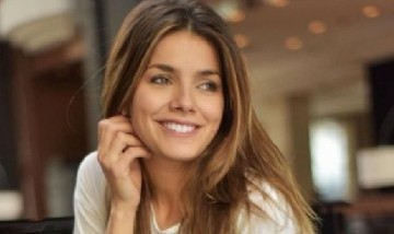 Natalie Pérez se anima a la cumbia con Los Palmeras y sorprende con "Cuando Estoy Junto a Ti"