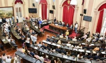 Diputados de Salta aprobaron sanciones a padres por bullying y prevén hasta 30 días de arresto