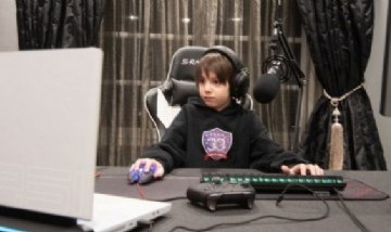 ¡Increíble! Tiene 8 años y un equipo lo contrató por 33.000 dólares para jugar Fortnite