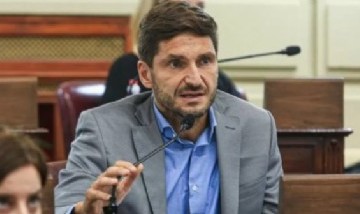 De no creer: Un candidato a gobernador reveló que llevará un arma durante la campaña