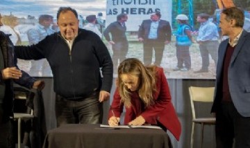 Galmarini, Katopodis y Osuna inauguraron una obra de agua potable y firmaron un convenio de colaboración