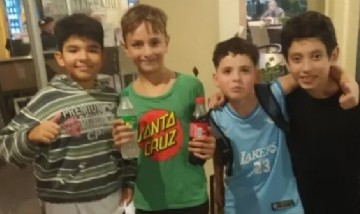 Cuatro niños encontraron 50 mil pesos en la calle y los devolvieron a su dueña