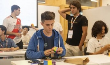 Más de 100 personas participaron del campeonato argentino de Cubo Mágico