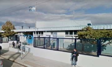 Un chico de 16 años apuñaló a un compañero de clases en el baño de la escuela