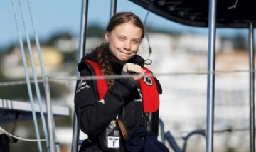 Greta Thunberg llega a Portugal tras 21 días en barco
