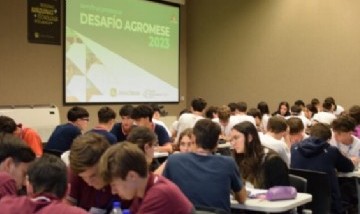 Junior Achievement y John Deere lanzaron 2500 becas para Desafío AGROMESE